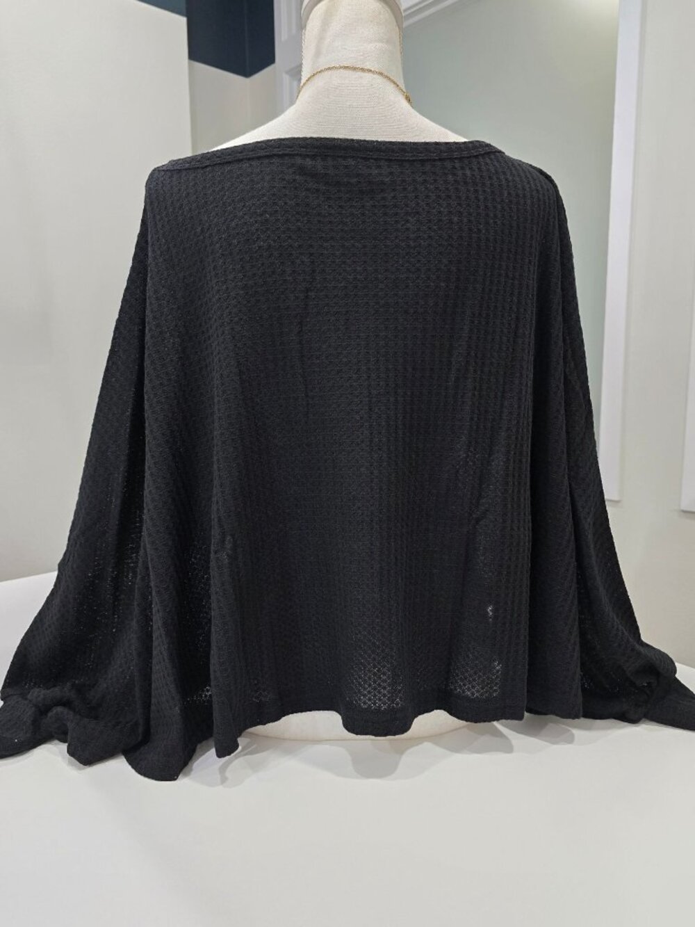 SHEIN ✦ Long Sleeve Top ✦ Black Waffle Knit Off‑Shoulder Batwing Sleeves XS NWT - Picture 10 of 13